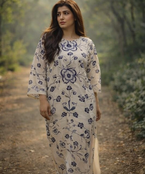 Maira Khan Inspired 2pc Unstitched Lawn Kaftan Suit